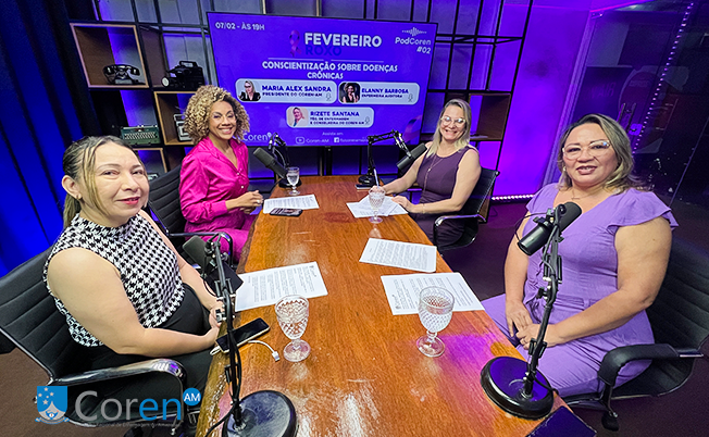 FOTO PARA SITE PODCAST ROXO.png