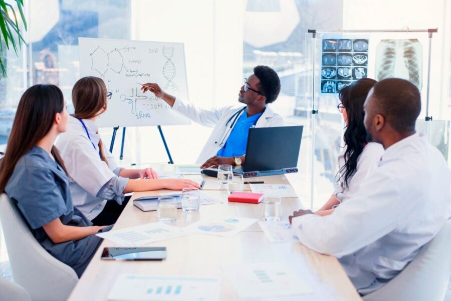 coren-am-em-parceria-com-cofen-oferecem-bolsas-integrais-para-enfermeiros-em-cursos-de-pos-graduacao