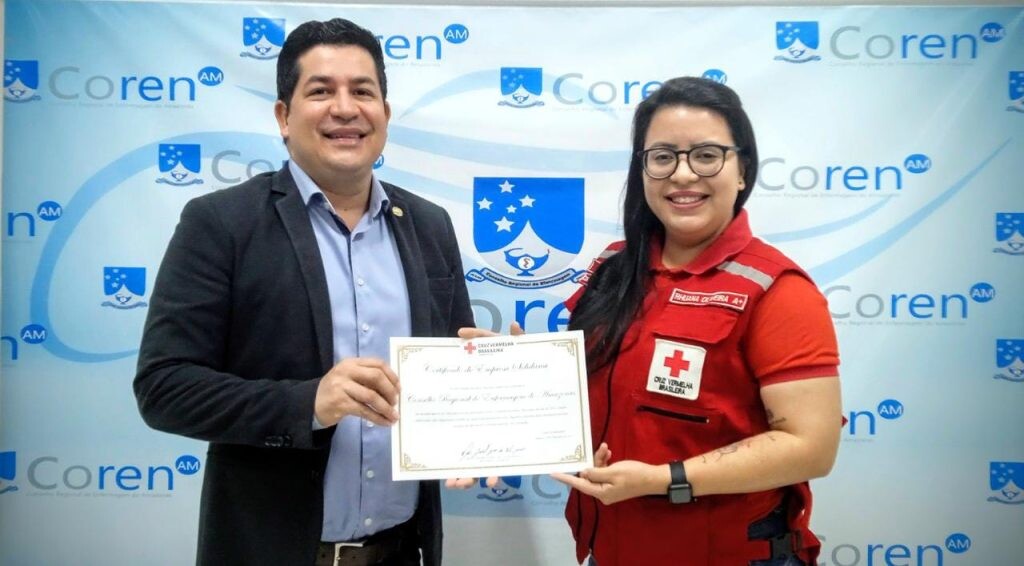 coren-am-recebe-certificado-de-representante-da-cruz-vermelha-brasileira