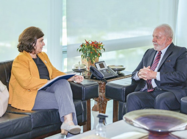 apos-reuniao-com-presidente-ministra-da-saude-reafirma-apoio-ao-piso